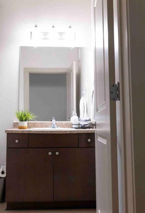 Amplify Spaces 1 And 2 Bedroom Apartments, Downtown Birmingham, Uab Bagian luar foto